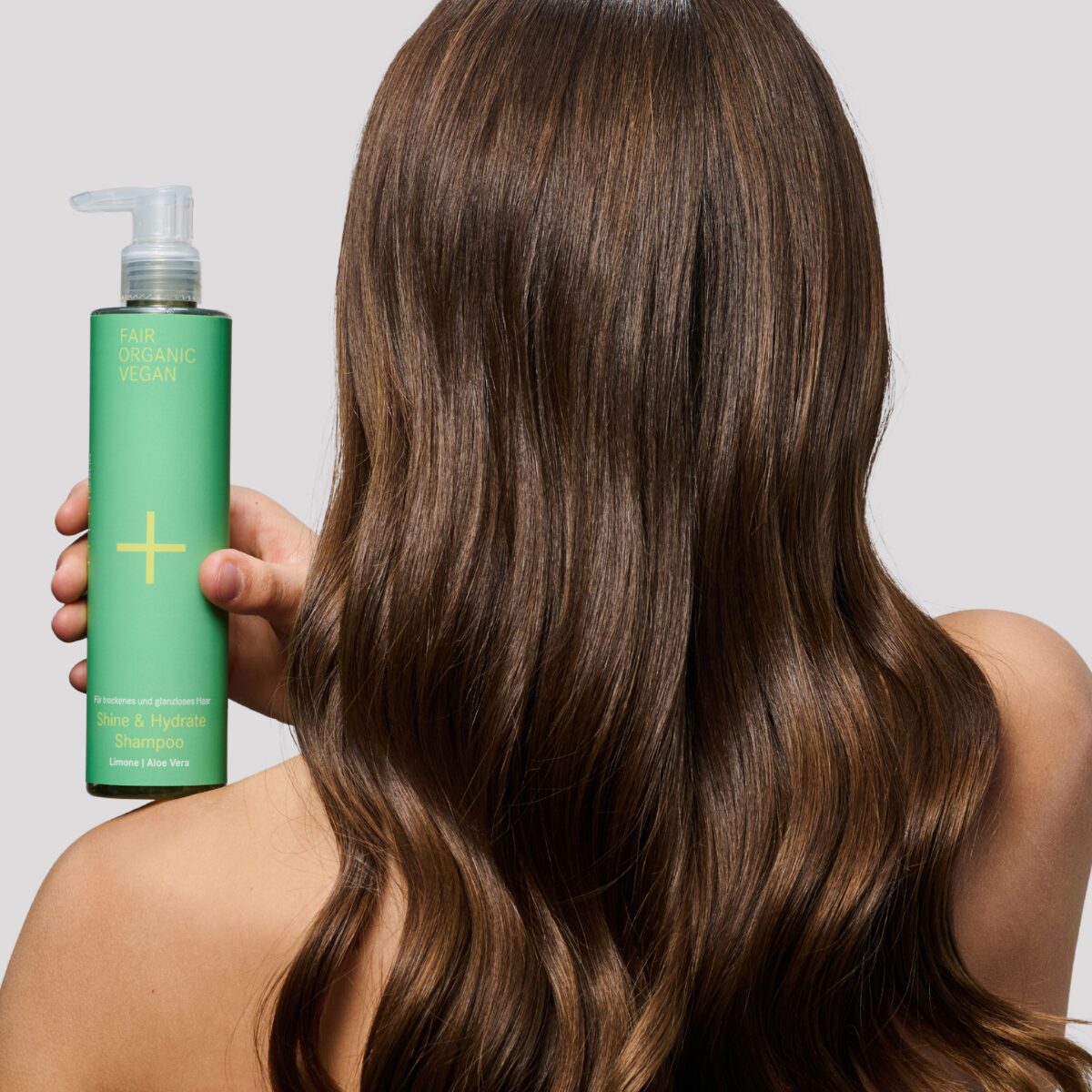 Shine & Hydrate Shampoo von i+m Naturkosmetik