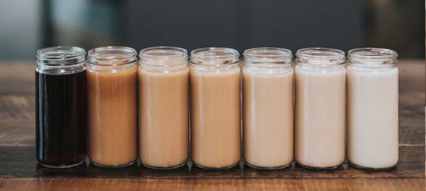 cold brew kaffee in verschiedenen varianten von nathan dumlao via unsplash