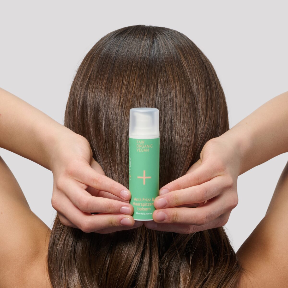 Anti-Frizz & Haarspitzenbalsam von i+m Naturkosmetik