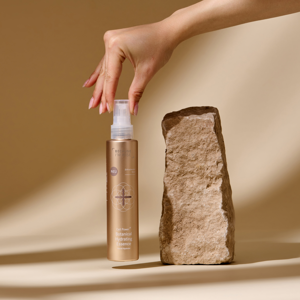 Botanical Hydrating Essence von i+m Naturkosmetik