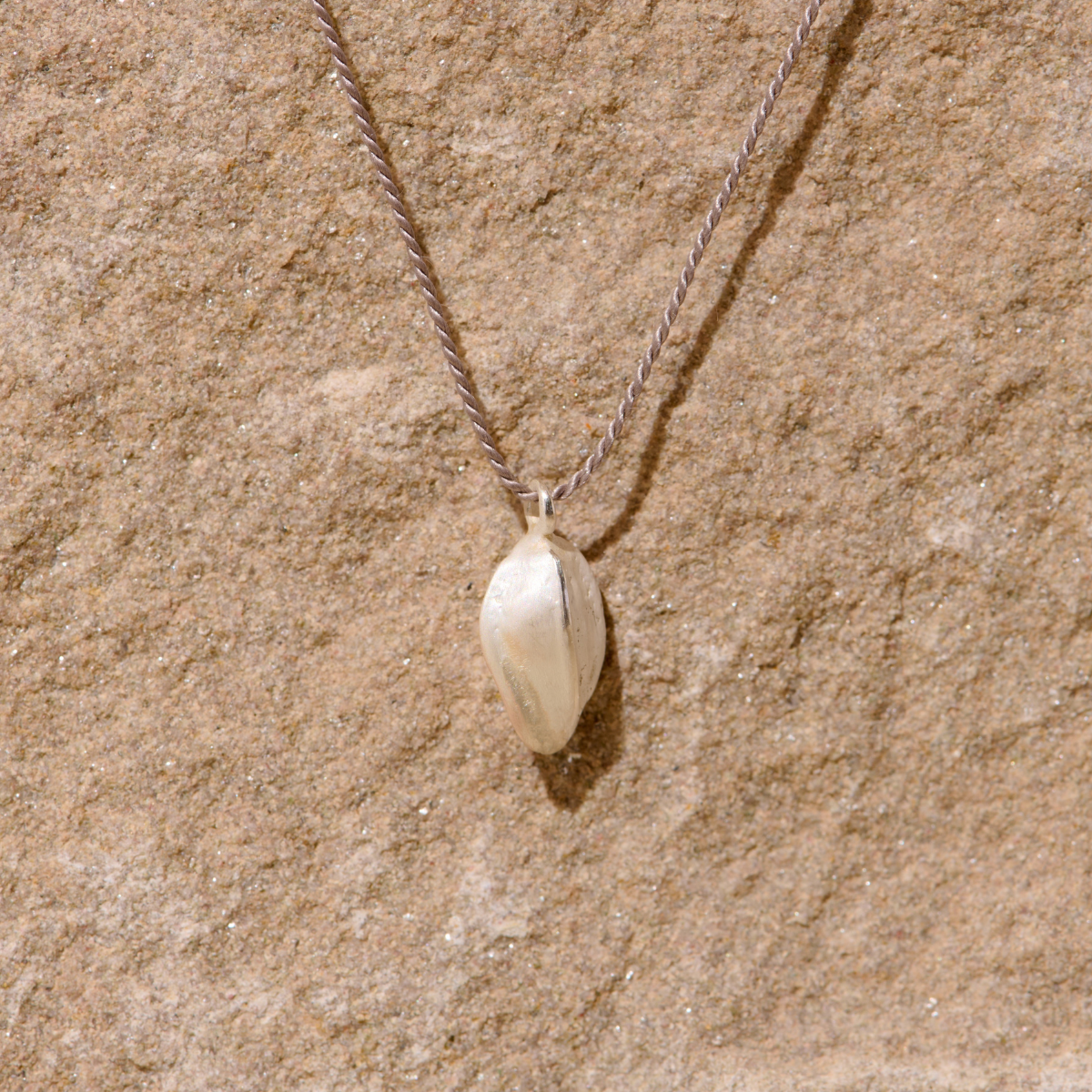 Halskette „Seeds of Wisdom“ von i+m Naturkosmetik